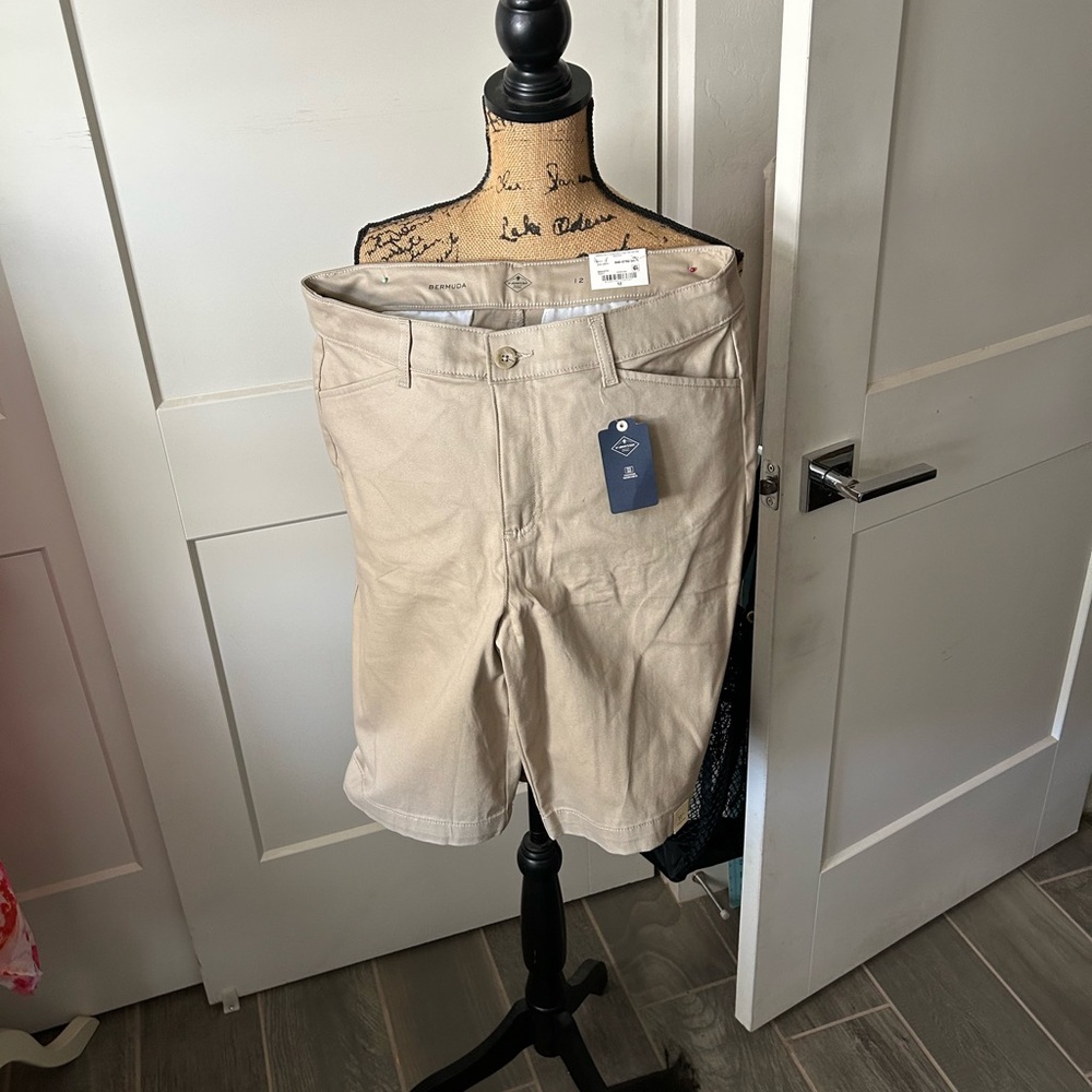 St. John's Bay Tan Bermuda Shorts Casual Cotton Blend - Picture 2 of 2